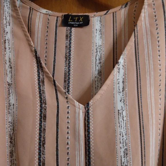 Striped Knotted Front Top - Picture 3 of 5